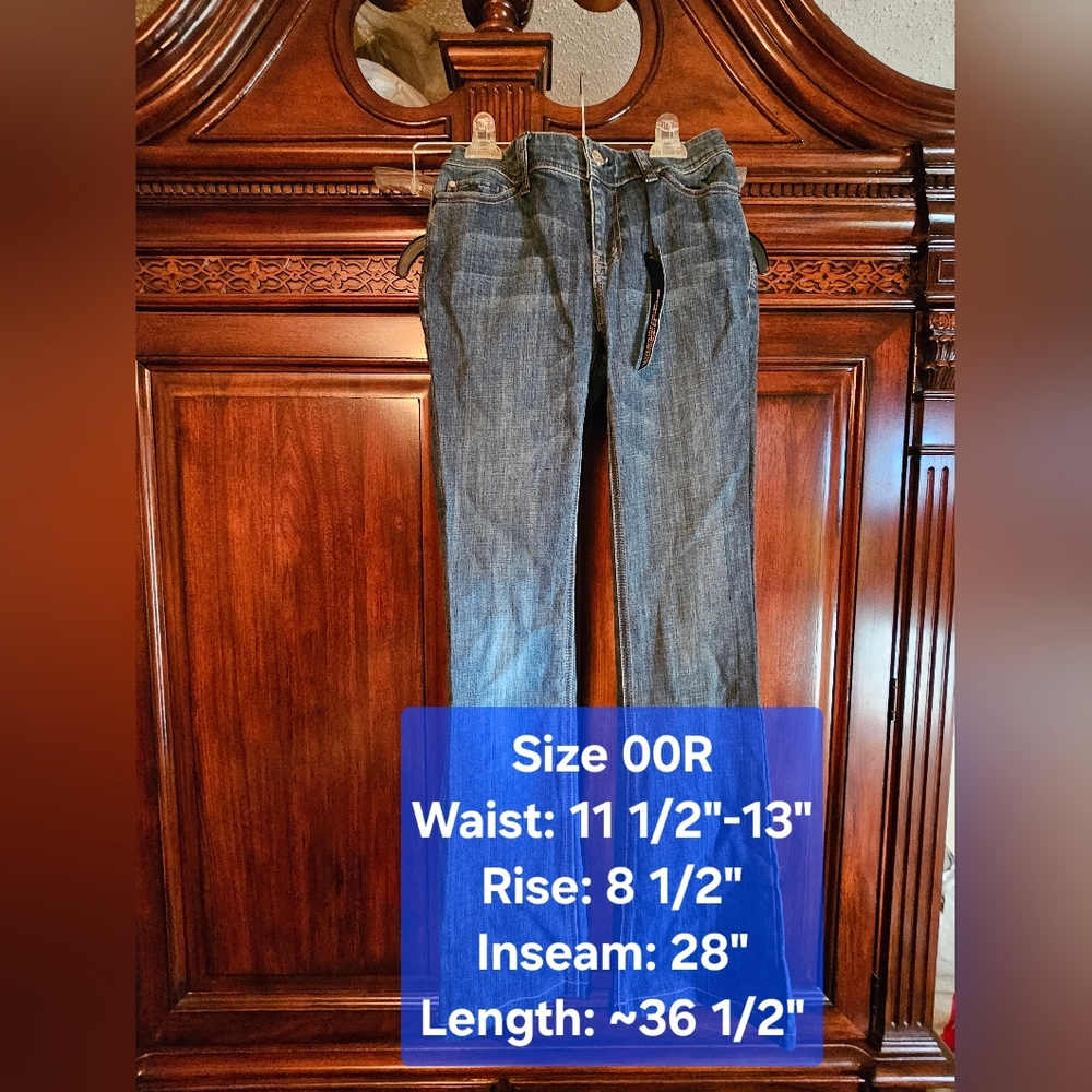 White House Black Market Junior's Jeans, Flare Leg, NWT, Size 00R